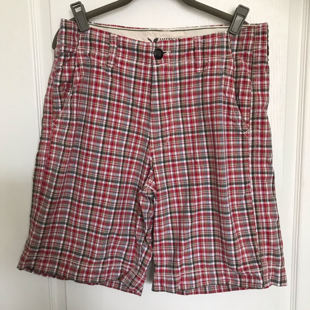 American Eagle Red Plaid Shorts 32